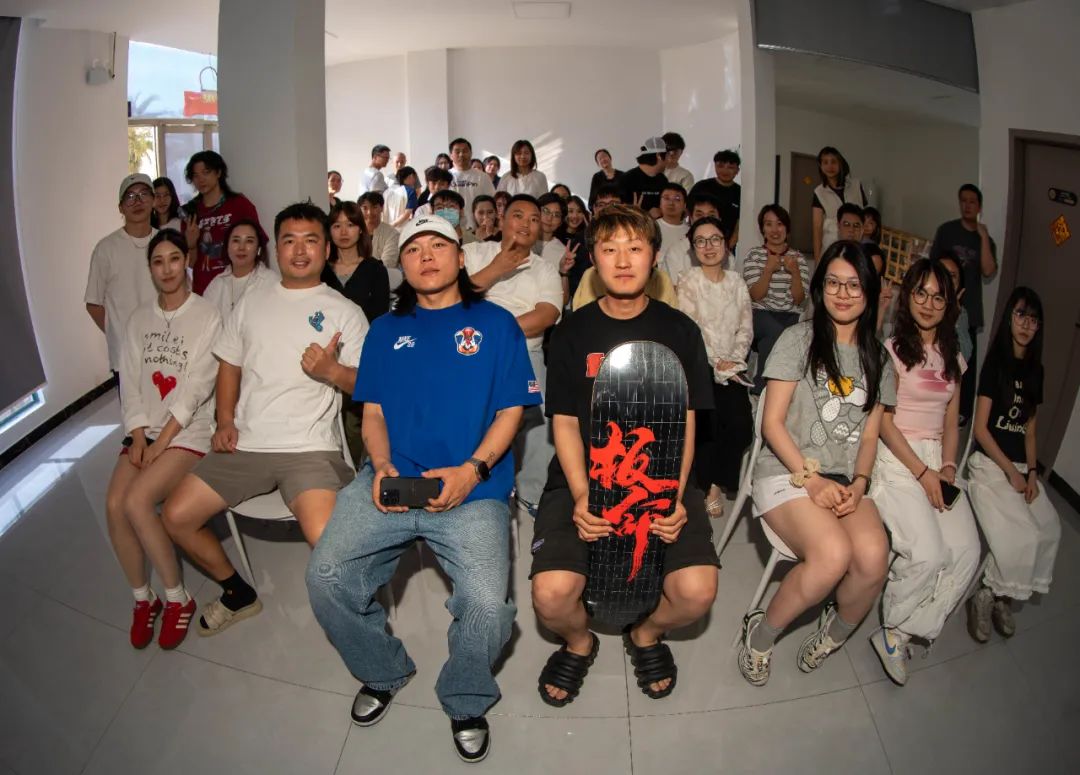 SAGA滑板队差点解散?|继续和主理人路飞聊聊《板命 2》的拍摄-MadFuture 疯未来