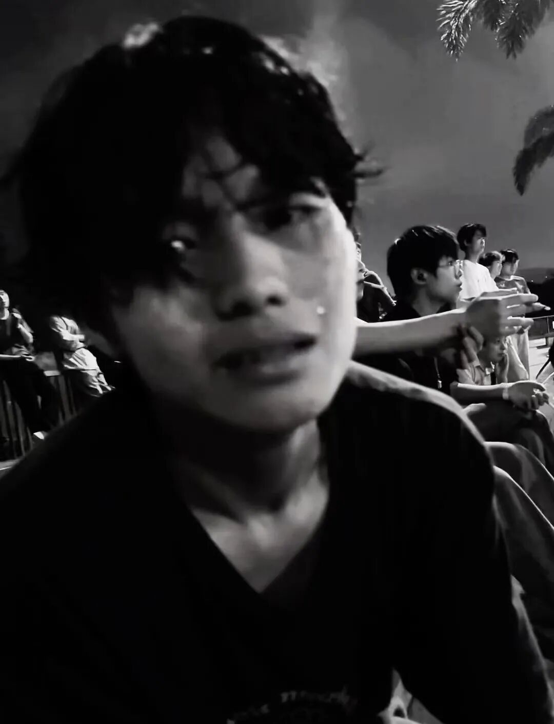 从工地抹水泥, 到成为SAGA的赞助滑手！专访靠毅力和热爱滑出来的小罗-MadFuture 疯未来