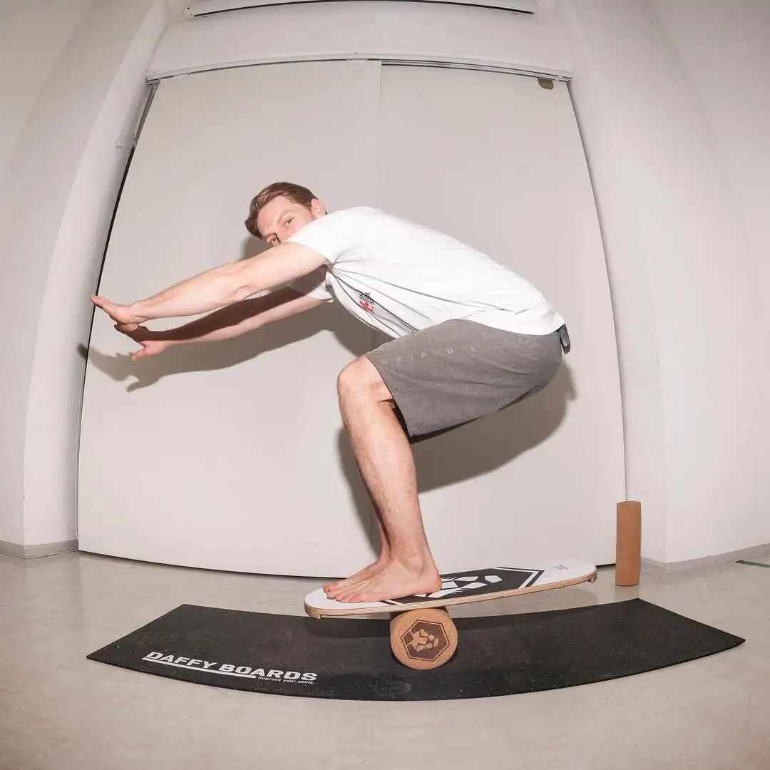 做不了职业滑手, 那就做一个真正懂滑板、理解滑手的医生 | Simon J. Kramer-MadFuture 疯未来