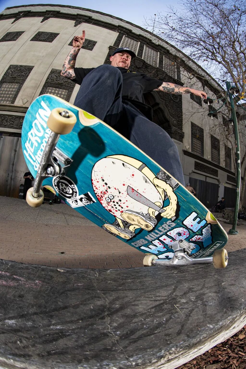 滑板市场低迷卖不动？靠着蛋板和老滑手逆市卖爆的滑板品牌｜专访Mark Foster-MadFuture 疯未来