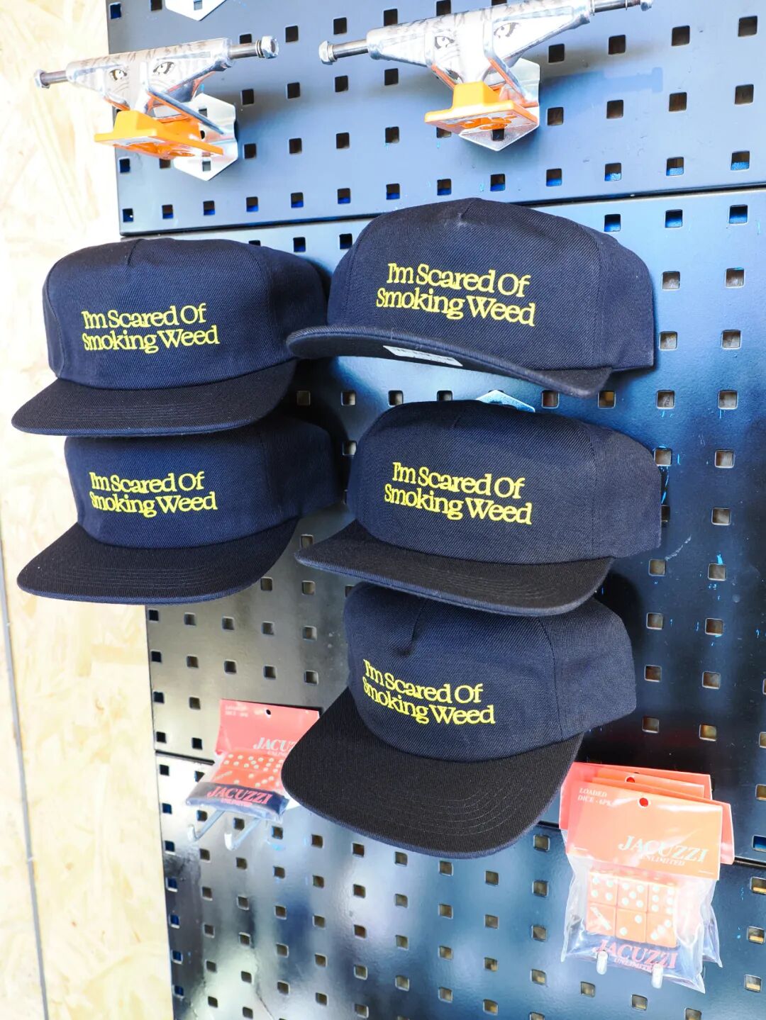 Jacuzzi"被蛇咬"嗨翻天, "假裤子"滑板队北京首站火力全开！-MadFuture 疯未来