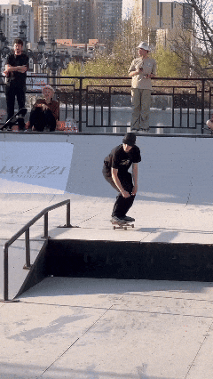 Jacuzzi"被蛇咬"嗨翻天, "假裤子"滑板队北京首站火力全开！-MadFuture 疯未来