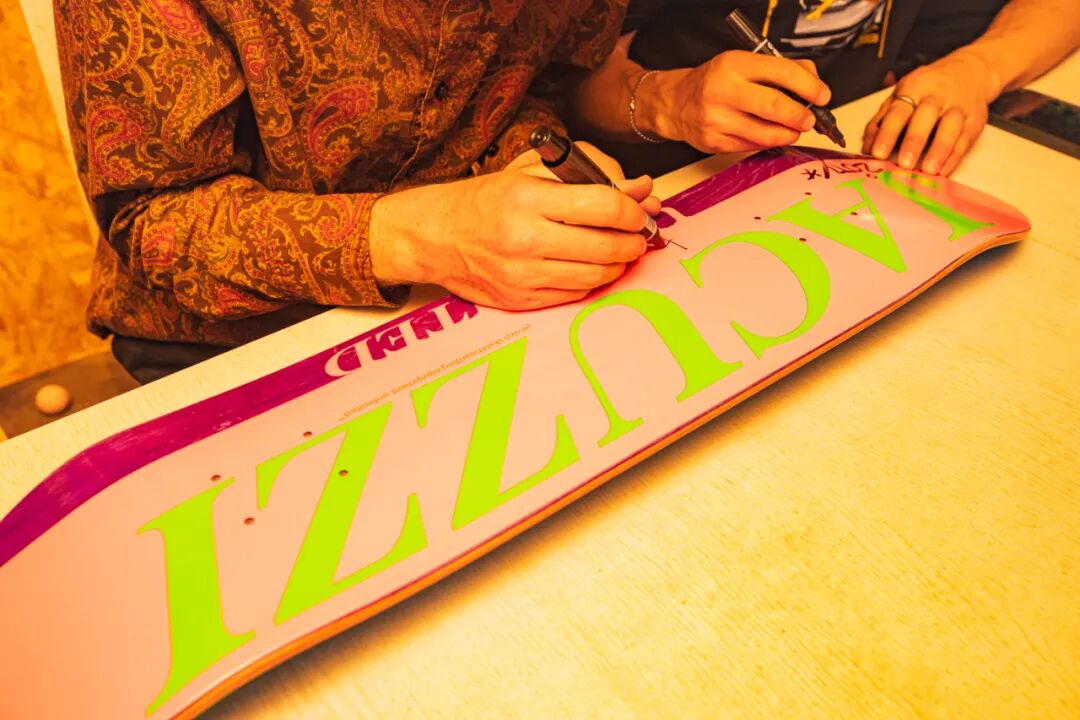 Jacuzzi"被蛇咬"嗨翻天, "假裤子"滑板队北京首站火力全开！-MadFuture 疯未来