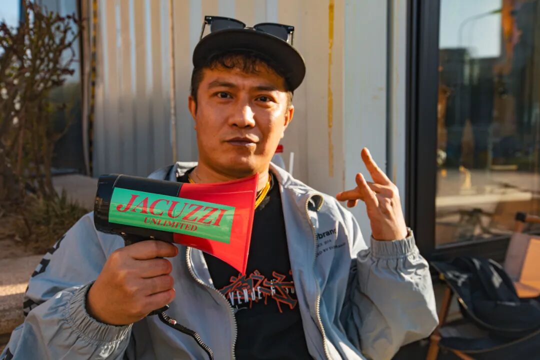 Jacuzzi"被蛇咬"嗨翻天, "假裤子"滑板队北京首站火力全开！-MadFuture 疯未来