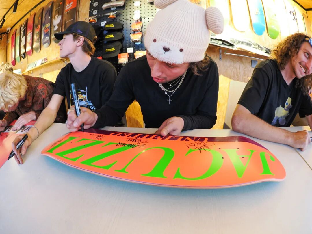 Jacuzzi"被蛇咬"嗨翻天, "假裤子"滑板队北京首站火力全开！-MadFuture 疯未来