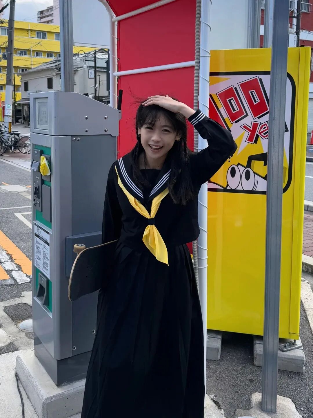 【滑板疯女孩】一不小心成为"网红"的北京女滑手——@某芸xx-MadFuture 疯未来